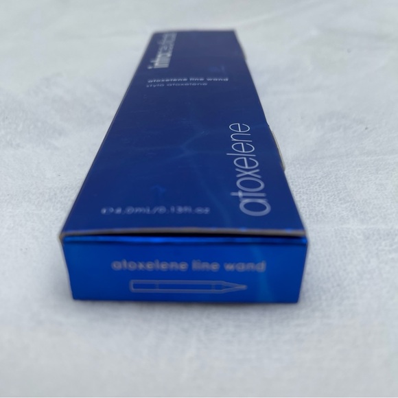 NIB INTRACEUTICALS ATOXELENE LINE WAND Professional strength serum SEALED - Picture 8 of 8